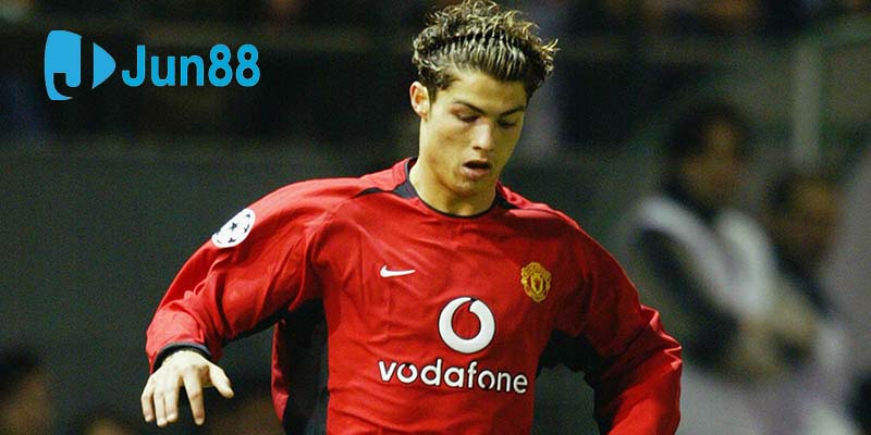 Man Utd nhanh chóng chiêu mộ Cristiano Ronaldo